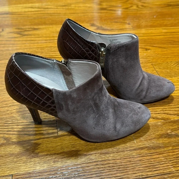 Vince Camuto Brown Booties - Picture 1 of 8